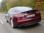 Tesla Model S 2012 года